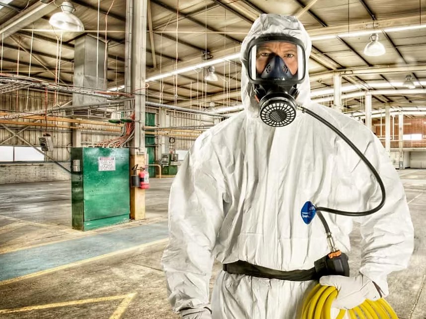LAR operative in full PPE and RPE during controlled asbestos removal